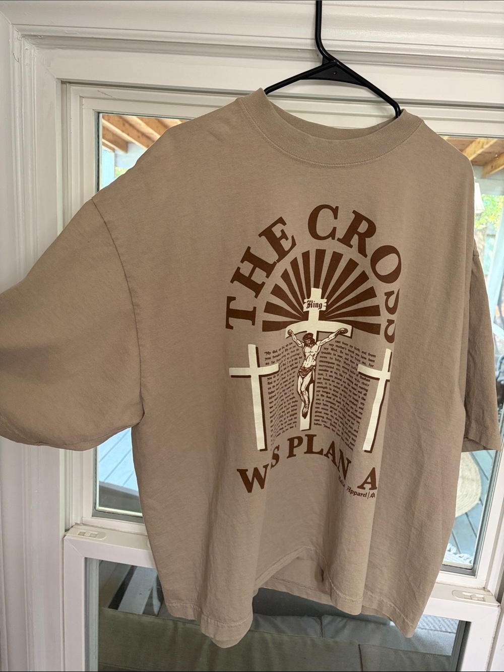 Graphic Cross Print Tee in Beige and Brown